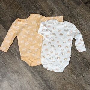 NWOT Rabbit+Bear Organic Cotton Onesies Size 6-9 Months